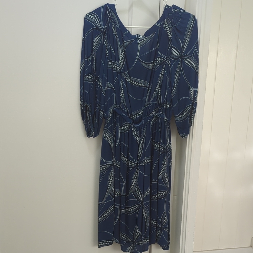 Tanoa Blue Geometric Pattern Top - Picture 7 of 7